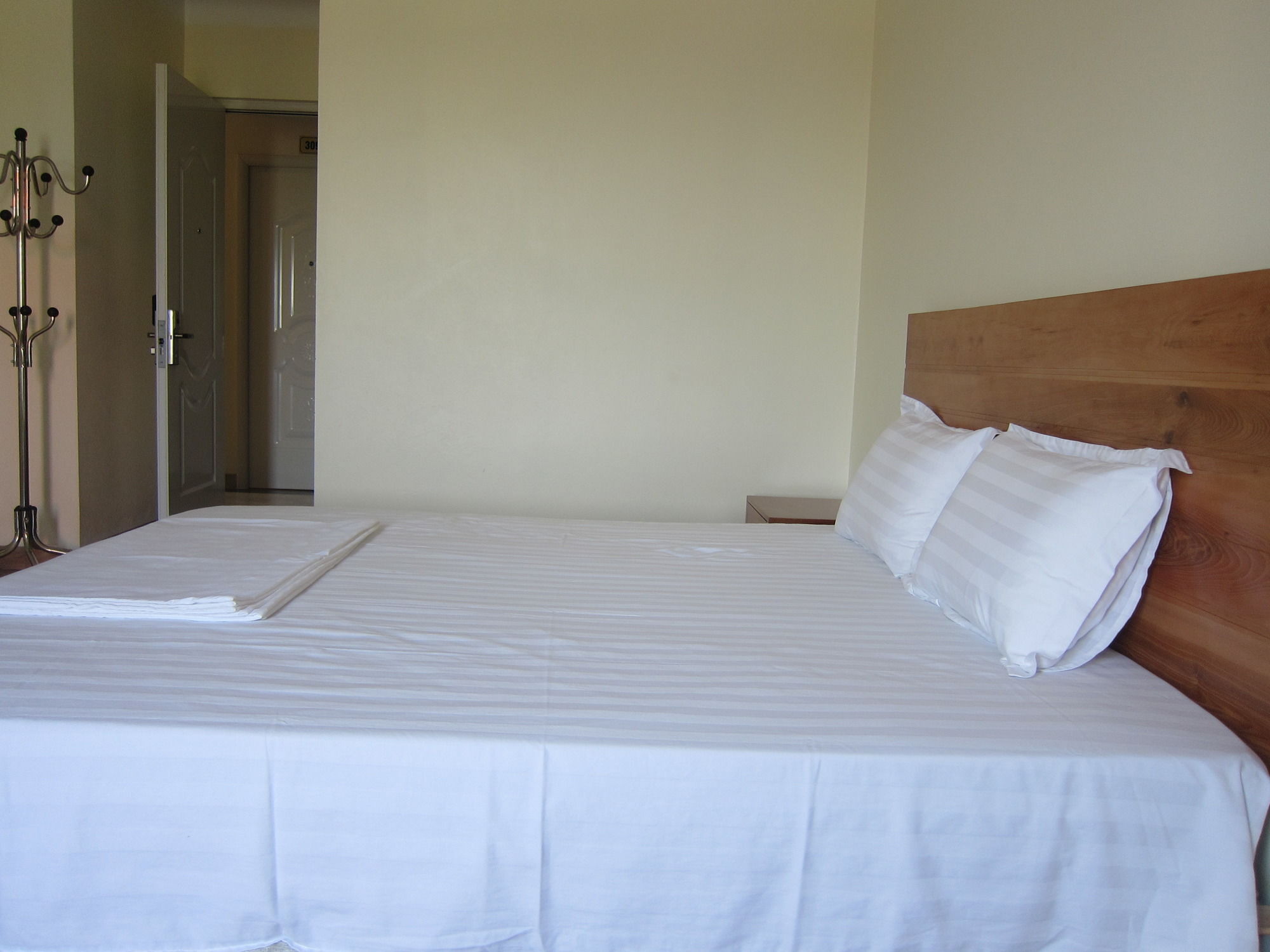 Dragon Airport Hotel Noi Bai Bagian luar foto